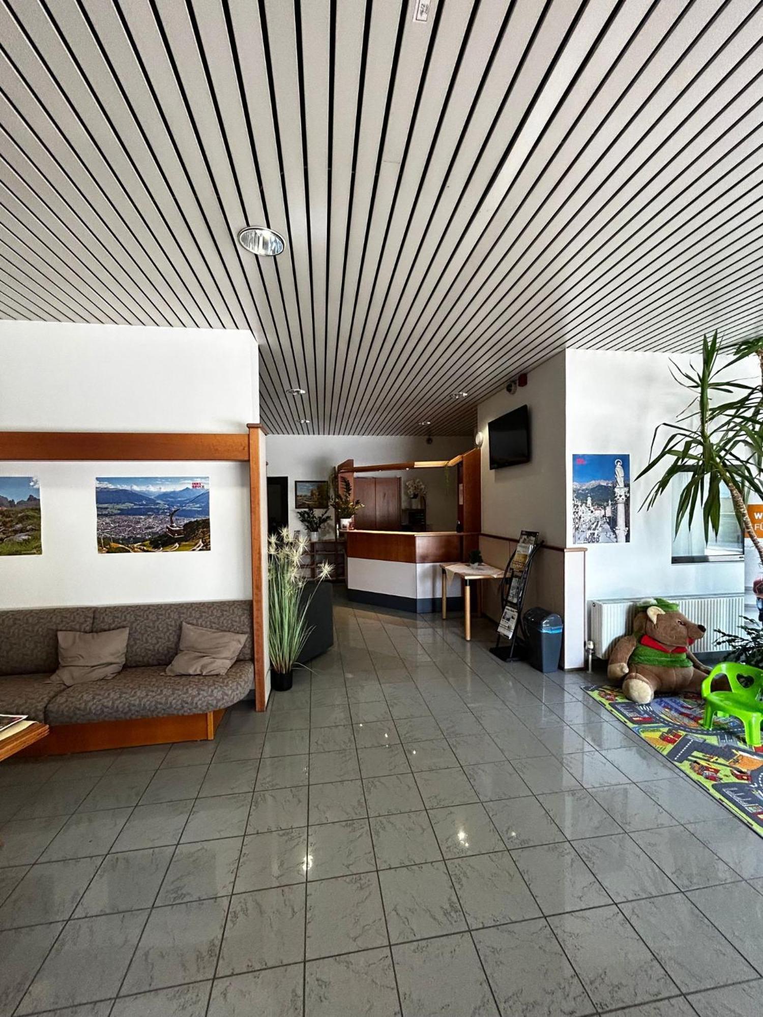Sommerhotel Karwendel Инсбрук Екстериор снимка