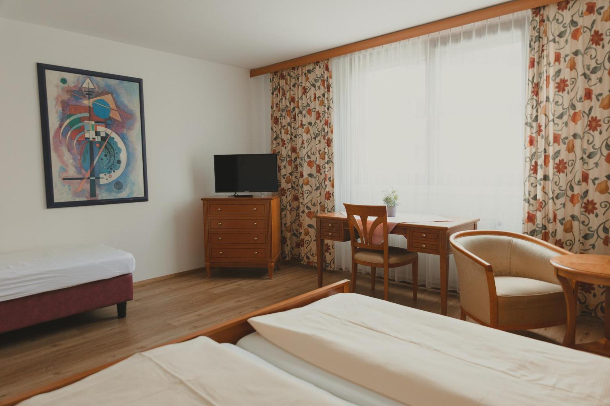 Sommerhotel Karwendel Инсбрук Екстериор снимка