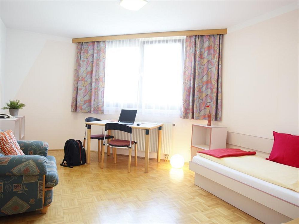 Sommerhotel Karwendel Инсбрук Екстериор снимка